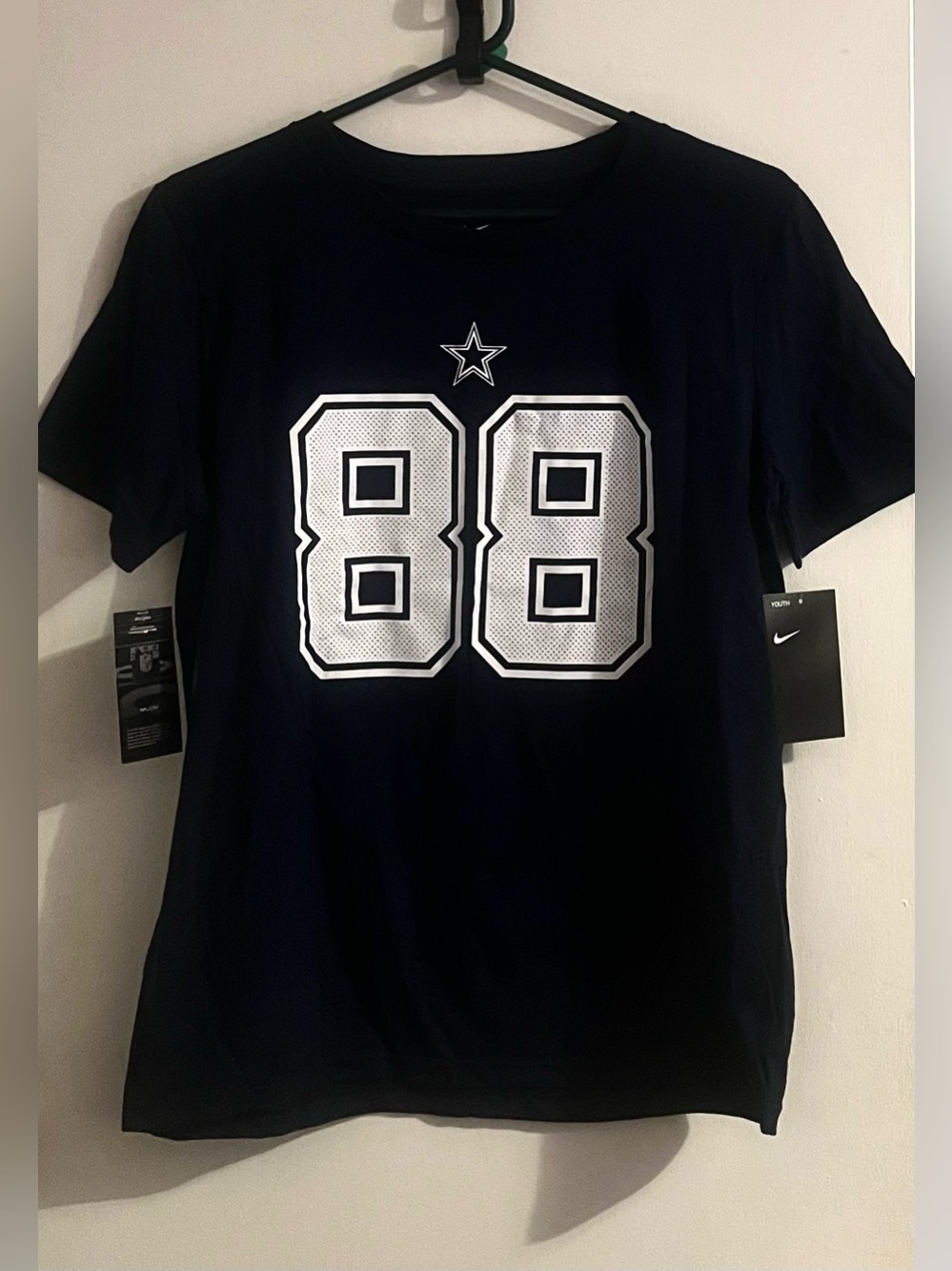 NWT Boys Nike Dallas Cowboys CeeDee Lamb #88 T-Shirt ~ Size Large (14/16)